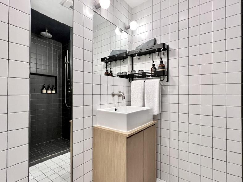 Base-shanghai Suhe Serviced Apartment, Near East Nanjing Road & People's Square Shanghai