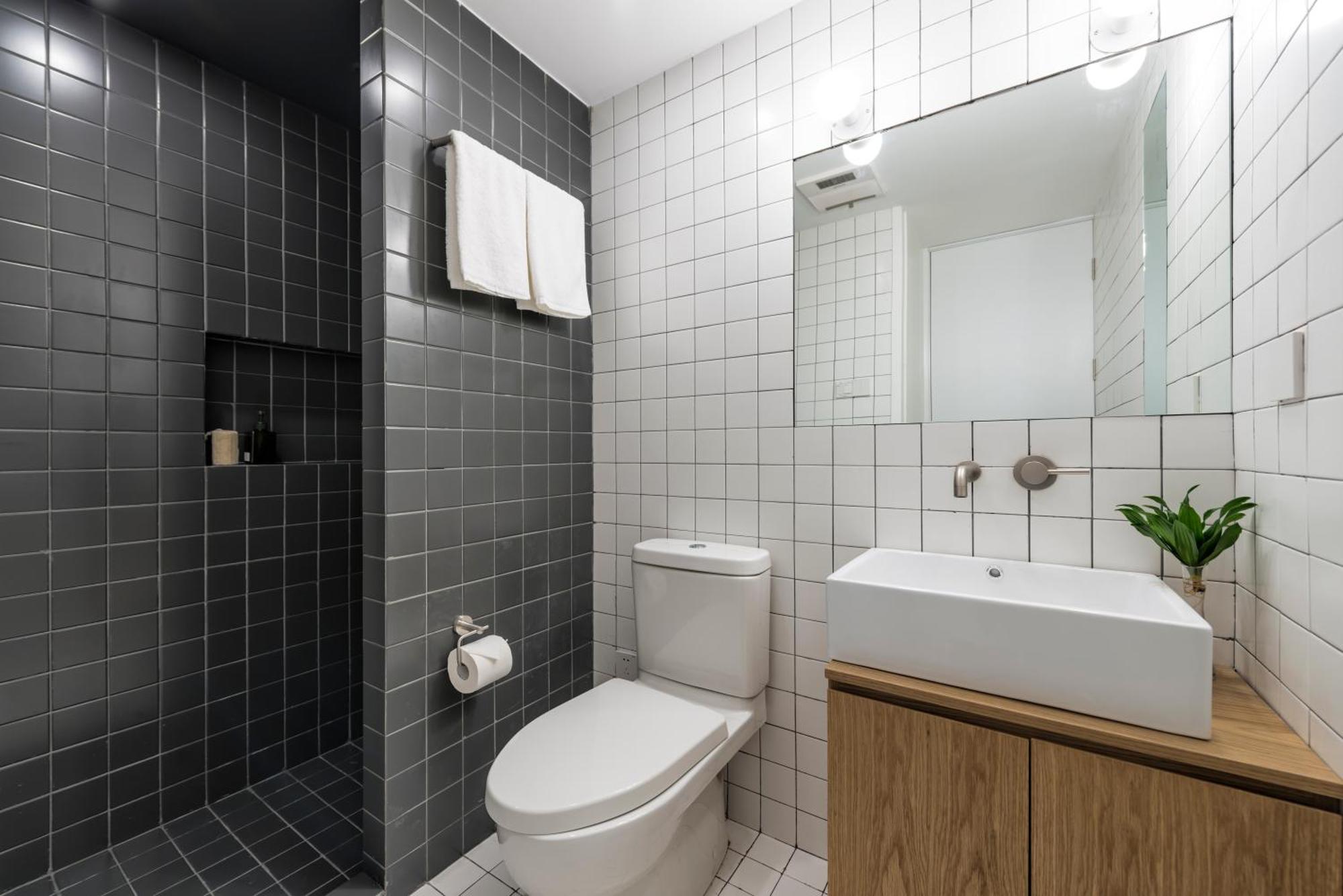 Base-shanghai Suhe Serviced Apartment, Near East Nanjing Road & People's Square