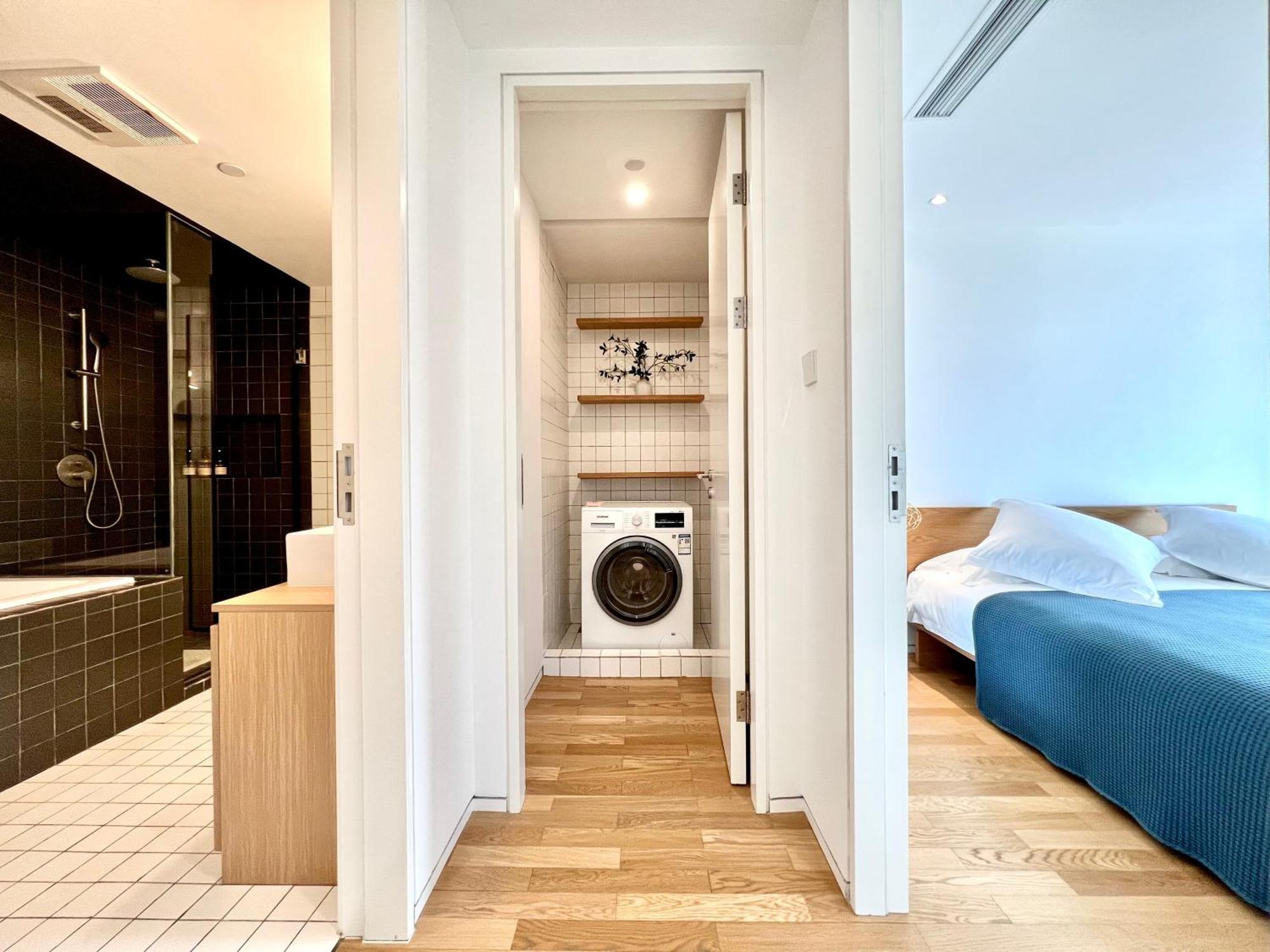 Base-shanghai Suhe Serviced Apartment, Near East Nanjing Road & People's Square 4*
