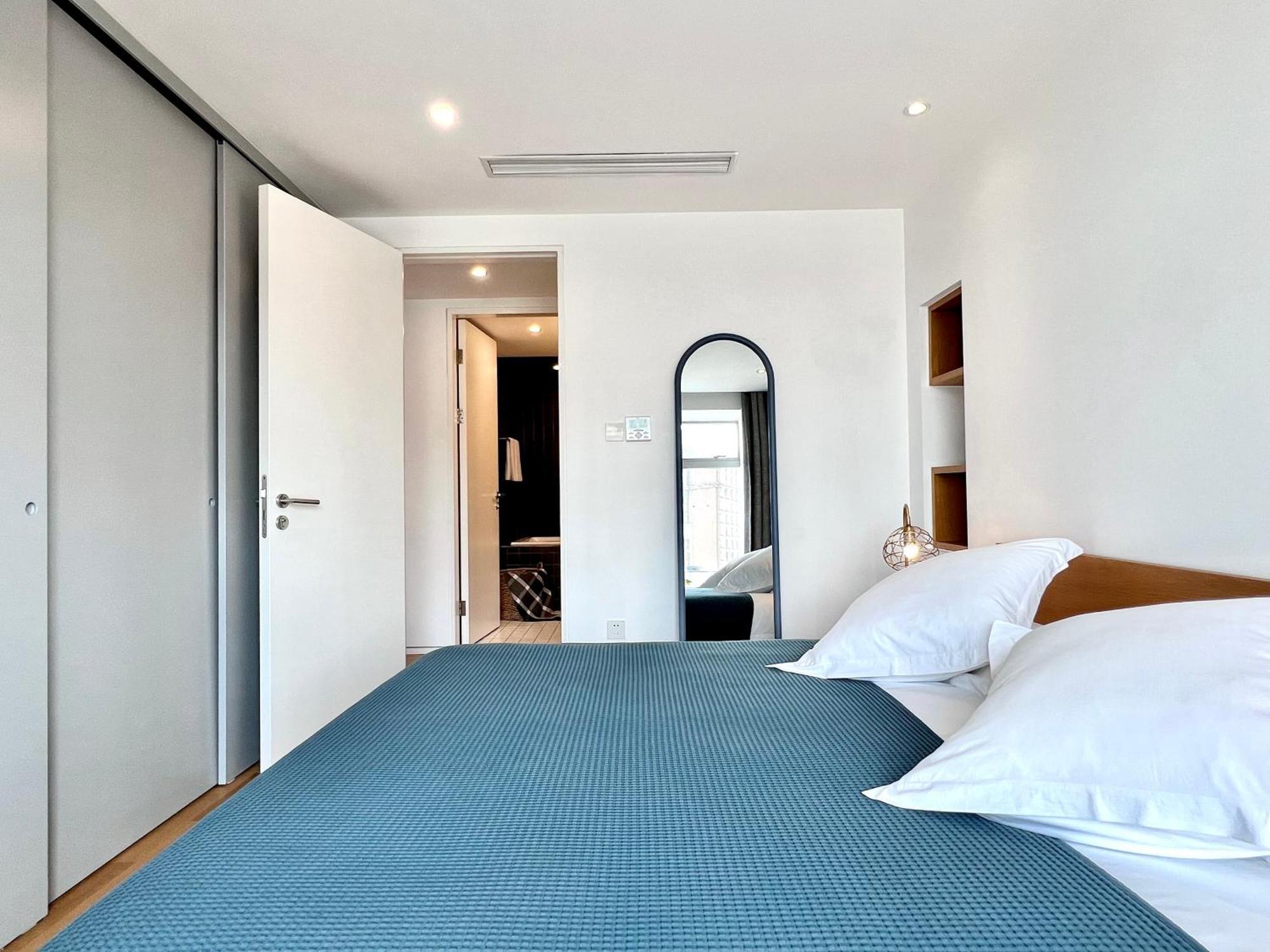 Base-shanghai Suhe Serviced Apartment, Near East Nanjing Road & People's Square Appart hôtel 4*